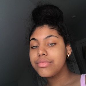 Meet your Posher, Leslie